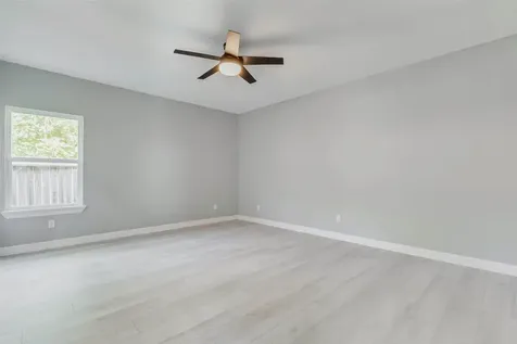 6705 Roanoke Street Houston TX 77028