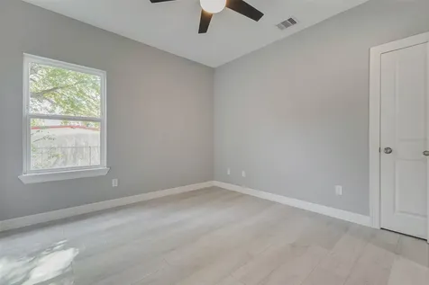 6705 Roanoke Street Houston TX 77028