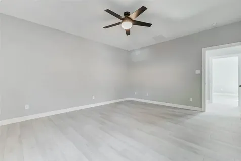 6705 Roanoke Street Houston TX 77028