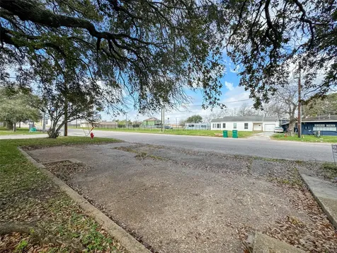 411 Avenue A 1 La Marque TX 77568