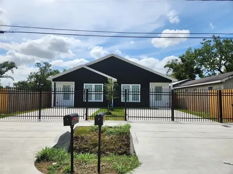 4124 Vaughn Street B Houston TX 77016