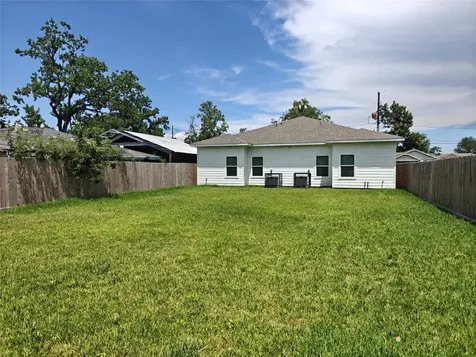 4124 Vaughn Street B Houston TX 77016