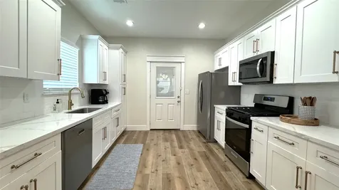 3414 Ursuline Galveston TX 77550