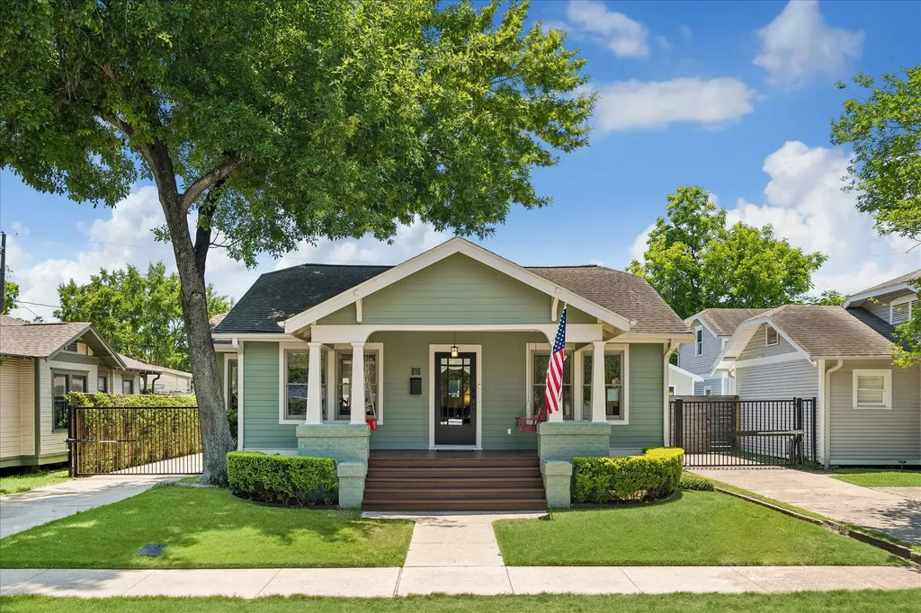 816 W Cottage Street Houston TX 77009