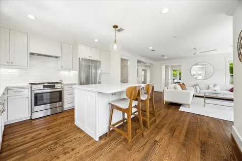 816 W Cottage Street Houston TX 77009