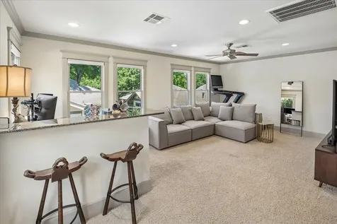 816 W Cottage Street Houston TX 77009