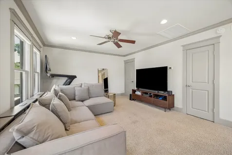 816 W Cottage Street Houston TX 77009