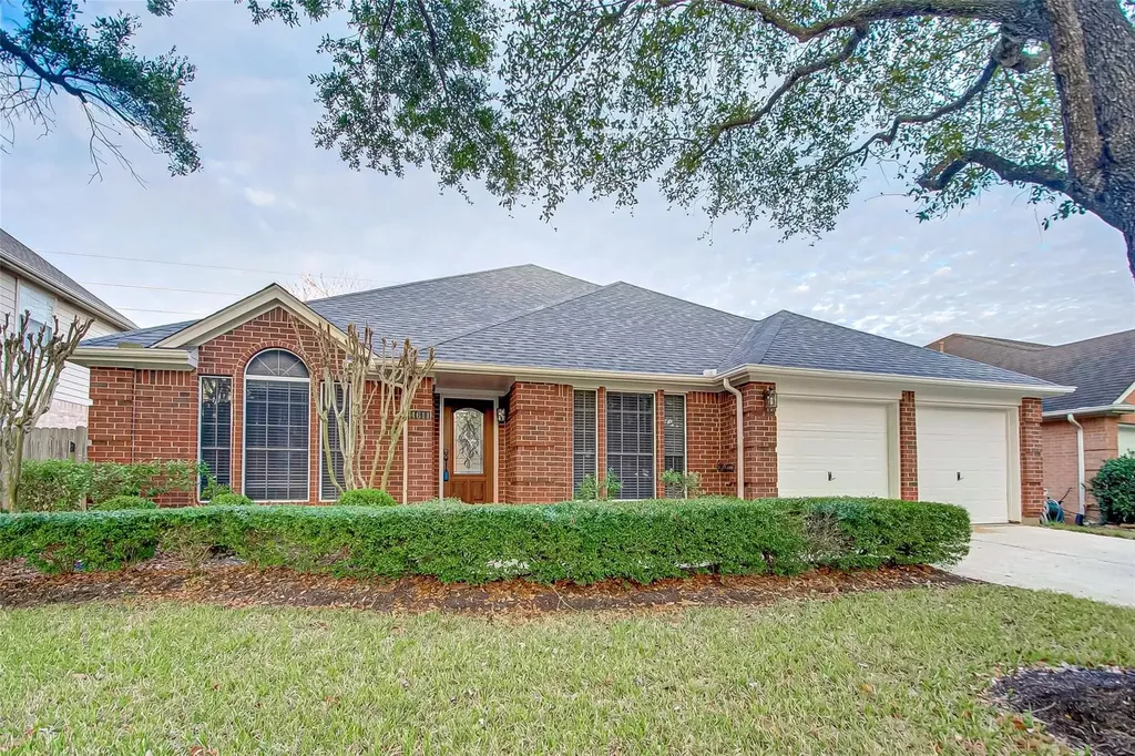 4611 Summer Lakes Sugar Land TX 77479