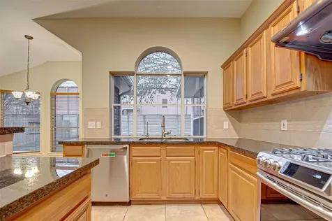 4611 Summer Lakes Sugar Land TX 77479