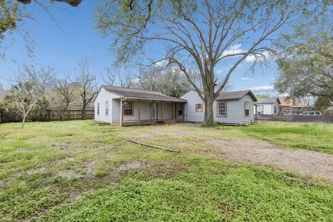 2326 28th Avenue N Texas City TX 77590
