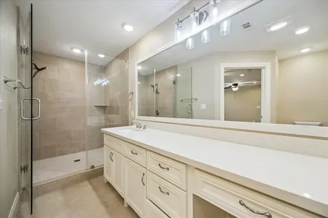 7127 Walkway Street Houston TX 77036