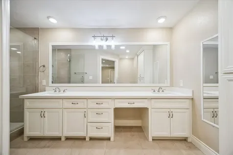 7127 Walkway Street Houston TX 77036