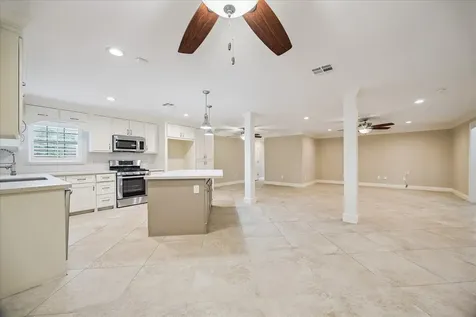 7127 Walkway Street Houston TX 77036