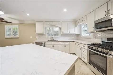 7127 Walkway Street Houston TX 77036