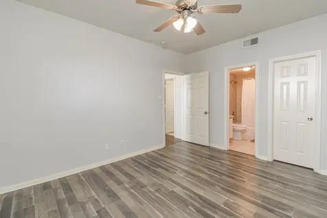 6289 Wilcrest Drive 5203 Houston TX 77072