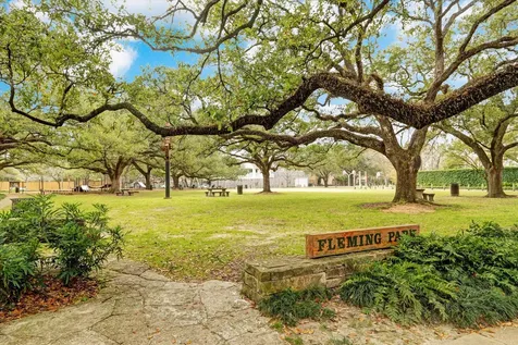 2107 Wroxton Road Houston TX 77005