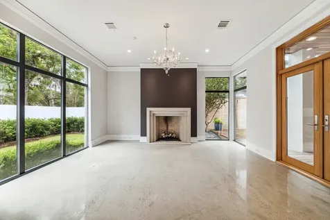2107 Wroxton Road Houston TX 77005