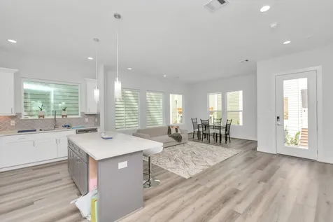 3360 Pinemont Drive Houston TX 77018