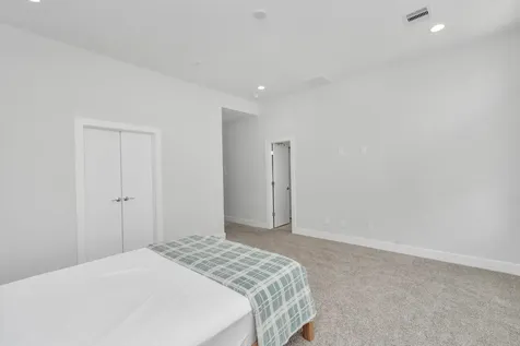 3360 Pinemont Drive Houston TX 77018