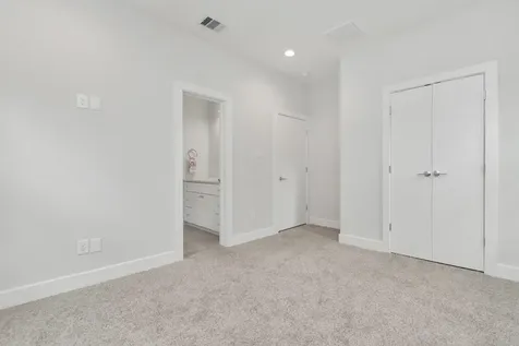 3360 Pinemont Drive Houston TX 77018