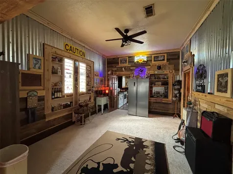 211 W Sabine Street Groesbeck TX 76642