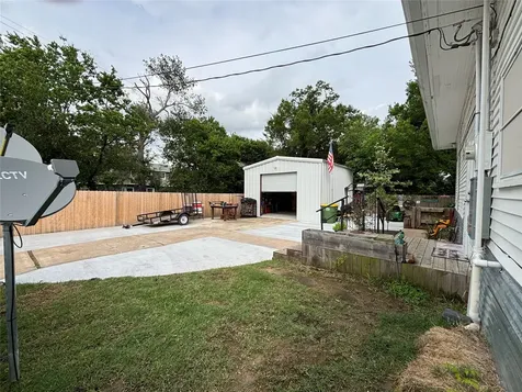211 W Sabine Street Groesbeck TX 76642