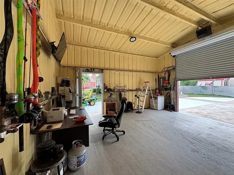 211 W Sabine Street Groesbeck TX 76642