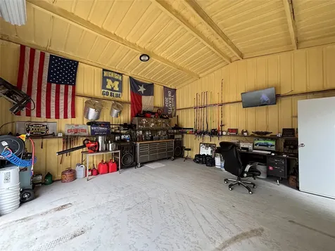 211 W Sabine Street Groesbeck TX 76642