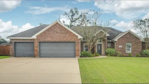 57 Red Maple Court Lake Jackson TX 77566