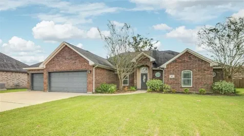 57 Red Maple Court Lake Jackson TX 77566