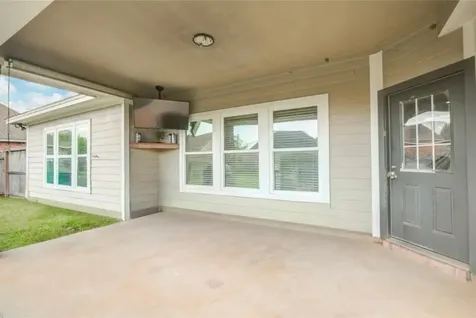 57 Red Maple Court Lake Jackson TX 77566