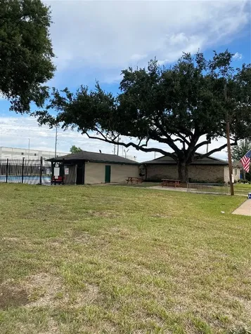 415 N Forest Boulevard Houston TX 77090