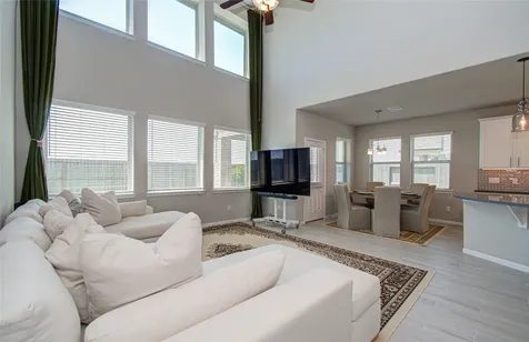 7406 Oakmont Avenue Mont Belvieu TX 77523