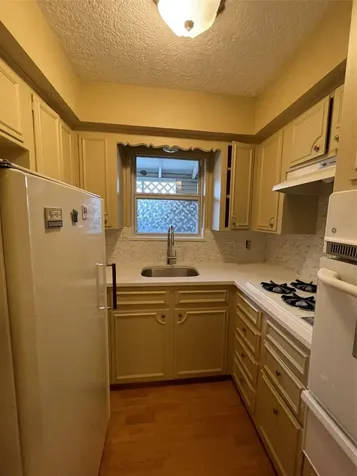 1324 Cortlandt Street 1 Houston TX 77008