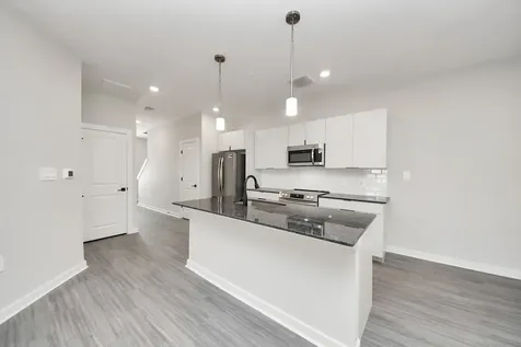 7711 Longmire Road 102 Conroe TX 77304