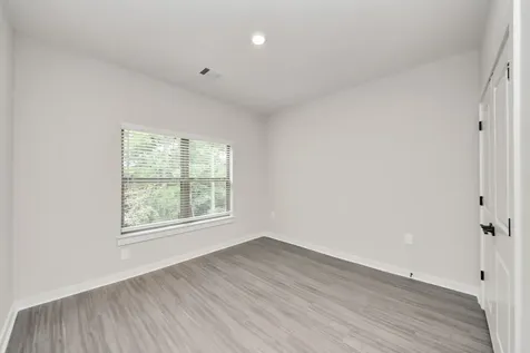 7711 Longmire Road 102 Conroe TX 77304