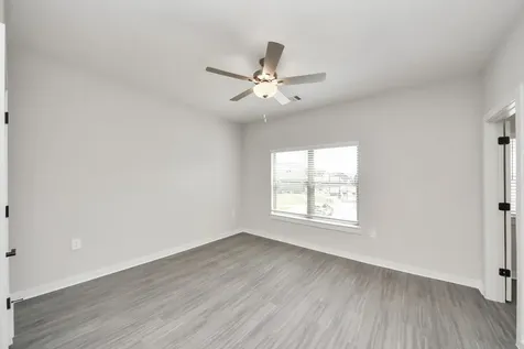 7711 Longmire Road 102 Conroe TX 77304
