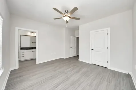 7711 Longmire Road 102 Conroe TX 77304
