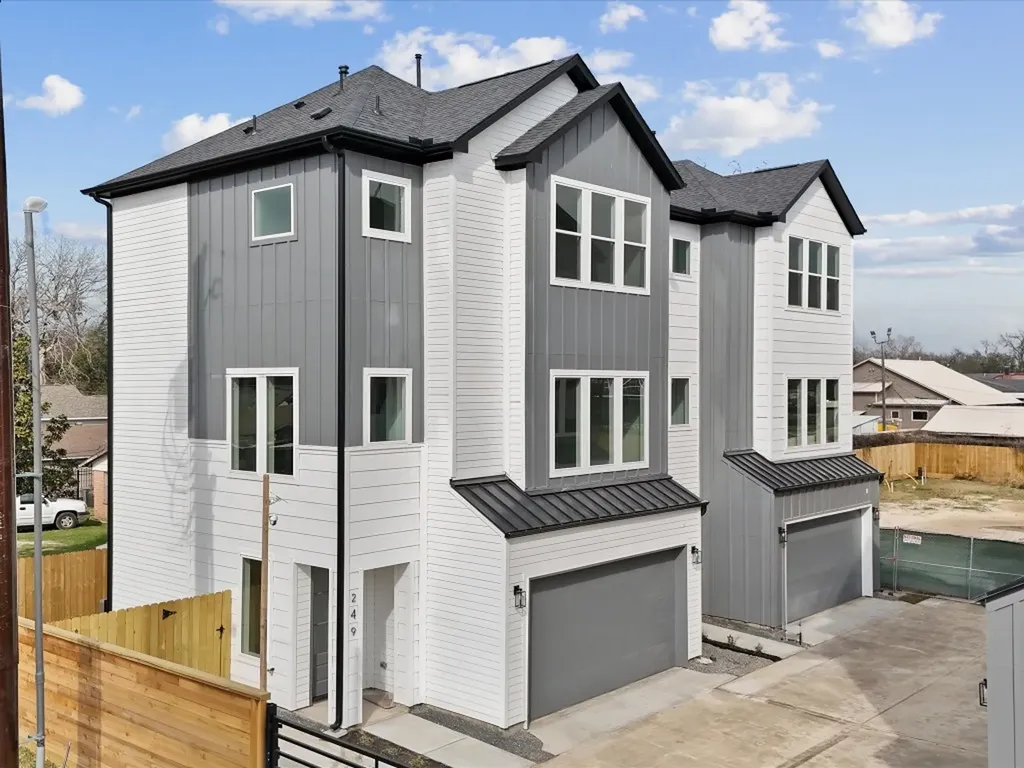 253 De Boll Street Houston TX 77022