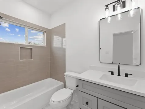 253 De Boll Street Houston TX 77022