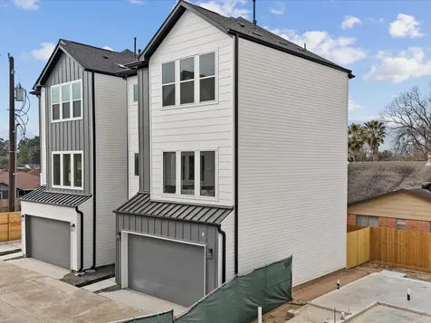 253 De Boll Street Houston TX 77022