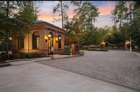 241 Eminence Isle Montgomery TX 77316