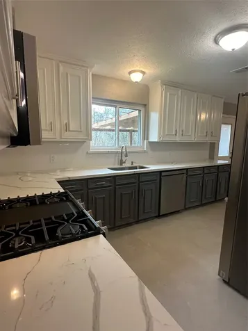 501 Cindyrella Drive Highlands TX 77562
