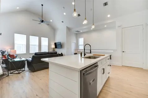 2534 Terry Street Houston TX 77009