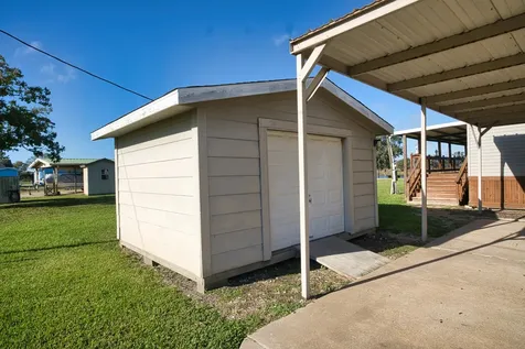 5582 County Road 469 Brazoria TX 77422