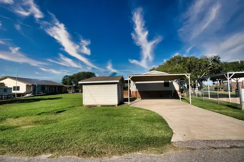 5582 County Road 469 Brazoria TX 77422