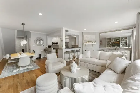 1260 Fountain View Drive 171 Houston TX 77057