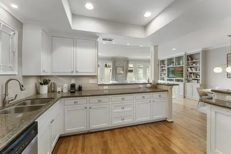 1260 Fountain View Drive 171 Houston TX 77057