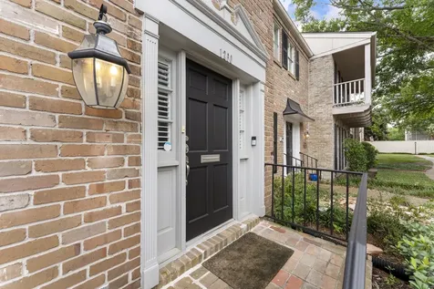 1260 Fountain View Drive 171 Houston TX 77057