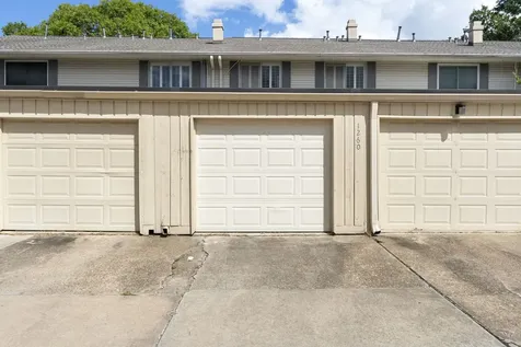 1260 Fountain View Drive 171 Houston TX 77057